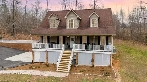 225 Seawall Trl, Advance, NC 27006