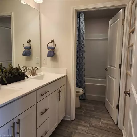 2408 Seagull Pt, High Point, NC 27265 photo 17