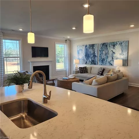 2408 Seagull Pt, High Point, NC 27265 photo 7