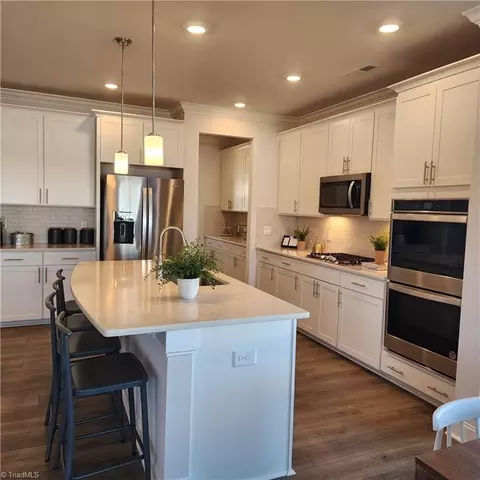 2408 Seagull Pt, High Point, NC 27265 photo 6