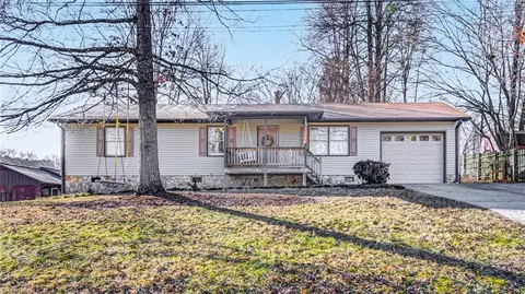 410 Englewood Dr, Archdale, NC 27263