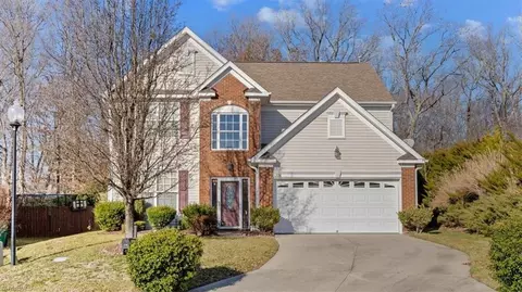 776 Spinning Wheel Pt, High Point, NC 27265
