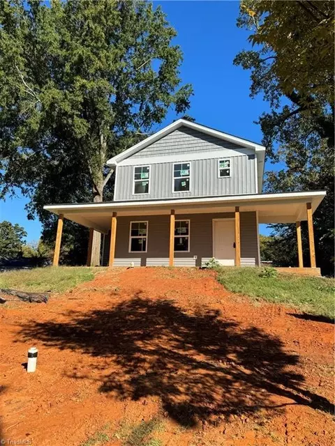 910 Haywood St, Winston Salem, NC 27105