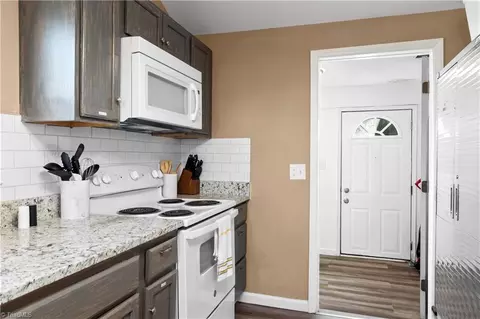 400 Oakview Rd, High Point, NC 27265 photo 10