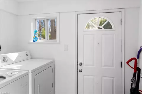 400 Oakview Rd, High Point, NC 27265 photo 11