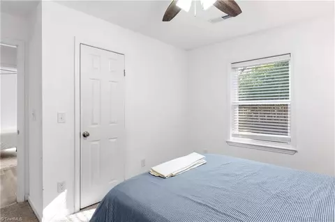 400 Oakview Rd, High Point, NC 27265 photo 13