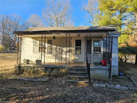 3720 Redor St, Greensboro, NC 27405