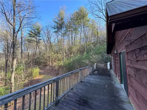 203 Eagle Nest Rd, Purlear, NC 28665 photo 21