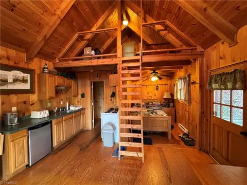 203 Eagle Nest Rd, Purlear, NC 28665 photo 14