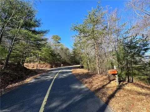 203 Eagle Nest Rd, Purlear, NC 28665 photo 27