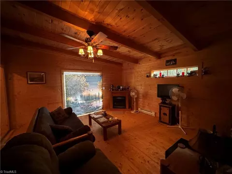 203 Eagle Nest Rd, Purlear, NC 28665 photo 11