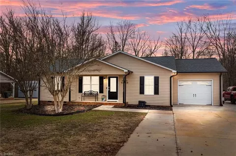 301 Moyle Ave, Salisbury, NC 28146