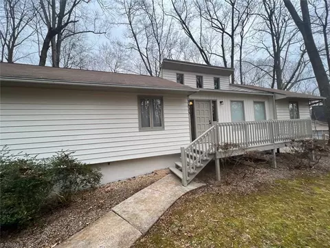 5625 Sweetbriar Rd, Pfafftown, NC 27040