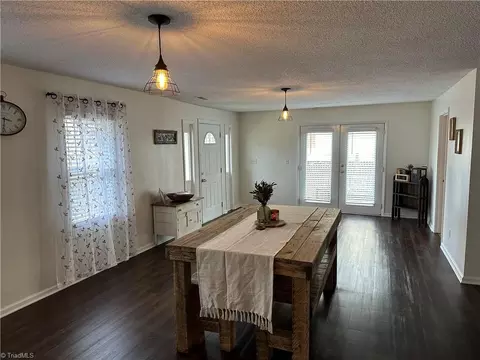 368 Salisbury St E, Denton, NC 27239 photo 3