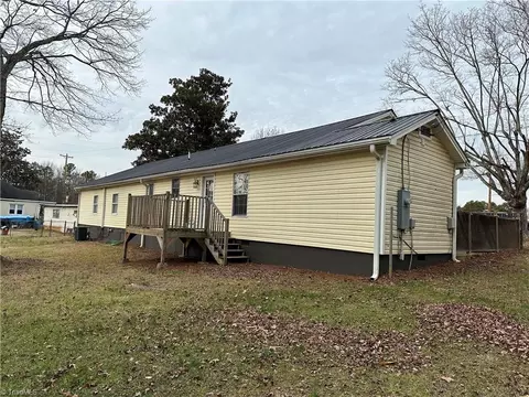 368 Salisbury St E, Denton, NC 27239 photo 4