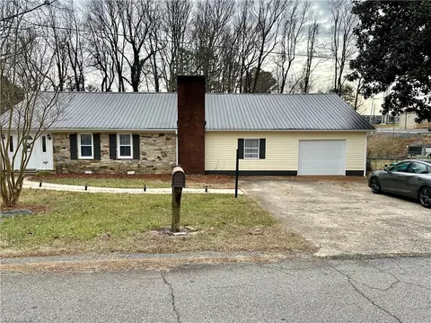 368 Salisbury St E, Denton, NC 27239