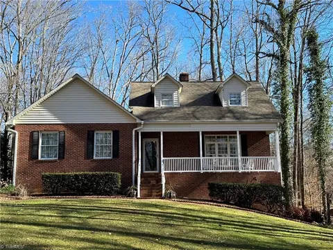 1406 Friendship Ledford Rd, Winston Salem, NC 27107