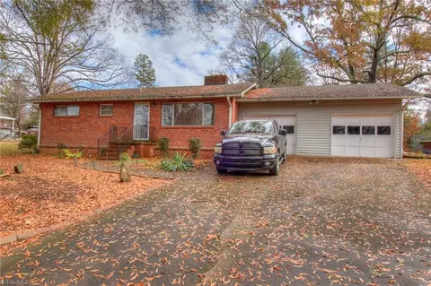 4339 Old Town Dr, Winston Salem, NC 27106