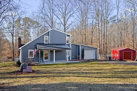 140 Kimberly Dr, Mount Airy, NC 27030