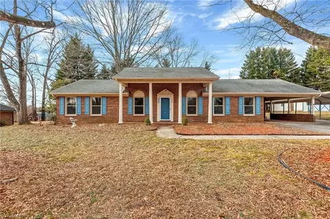 204 Forest Rd, North Wilkesboro, NC 28659