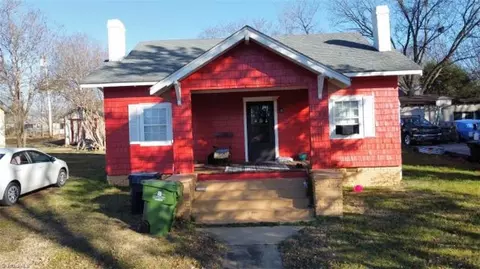 220 Hames St, Lexington, NC 27295