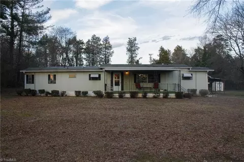 151 Arcadia Ct, Clemmons, NC 27012
