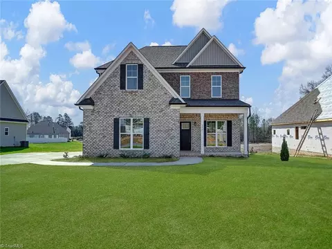 284 Wynnfall Dr, Lexington, NC 27295