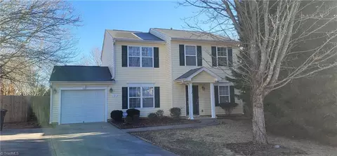 3 Raintree Ct, Greensboro, NC 27407