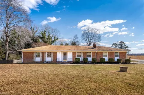 103 Sheraton Park Rd E, Greensboro, NC 27406