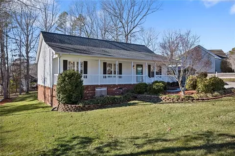 2189 Regency Dr, Randleman, NC 27317 photo 3