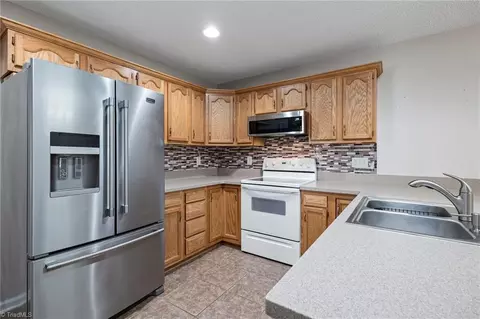 2189 Regency Dr, Randleman, NC 27317 photo 15