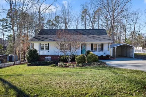 2189 Regency Dr, Randleman, NC 27317 photo 2