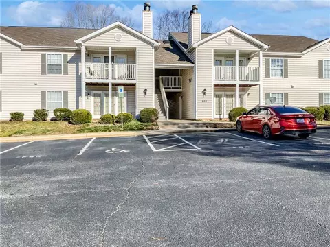 802 Folly Ct #B, Greensboro, NC 27409