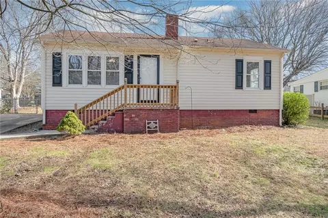203 Spruce St, Lexington, NC 27292