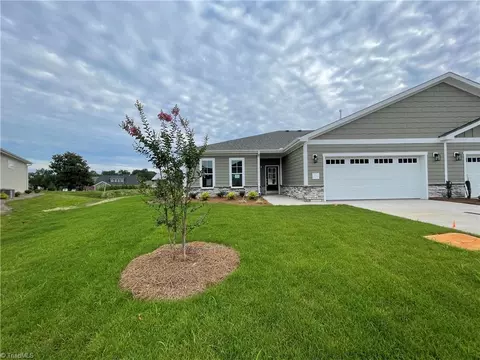 131 Mountain Maple Dr, King, NC 27021 photo 2