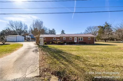 4225 Pearl Ave, Sophia, NC 27350