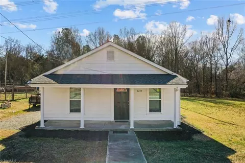 1219 Evans St, Burlington, NC 27217