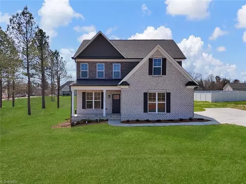 338 Wynnfall Dr, Lexington, NC 27295