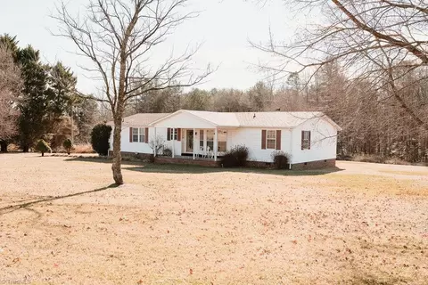 1055 Hamlin Ford Rd, Dobson, NC 27017 photo 2