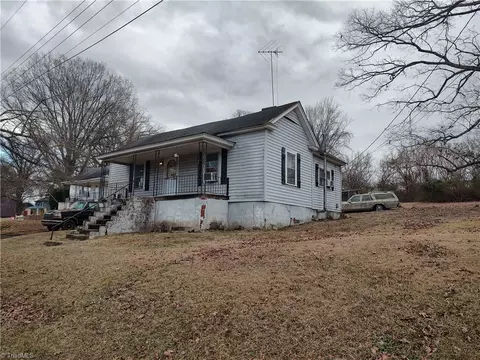 1318 Ridge Ave, Eden, NC 27288