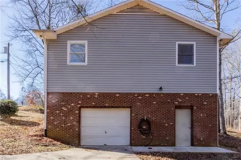 4259 Forest Manor Dr, Trinity, NC 27370 photo 9