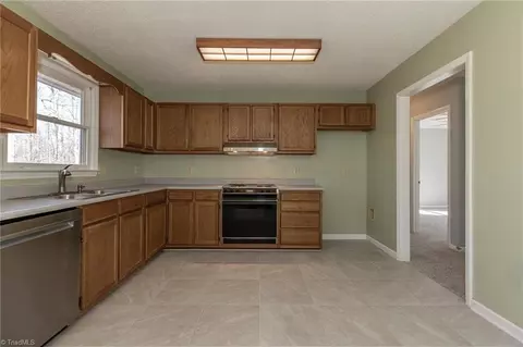 4259 Forest Manor Dr, Trinity, NC 27370 photo 6