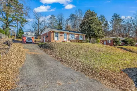 2617 Raleigh Ave, Winston Salem, NC 27105