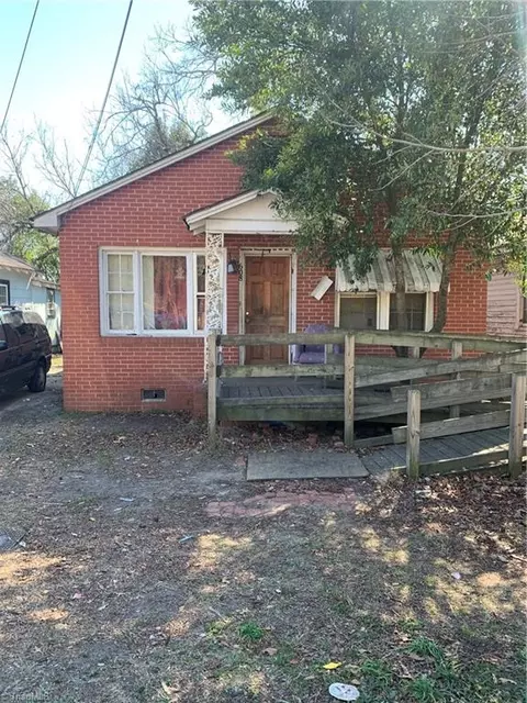 608 Cottage St, Fairmont, NC 28340