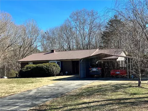2334 Lake Lucas Rd, Sophia, NC 27350