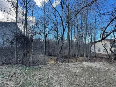 2201 Lancey Dr, Thomasville, NC 27360