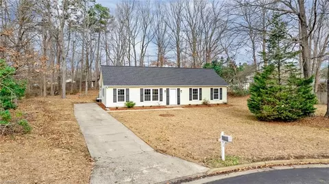 6 Wonderwood Cir, Greensboro, NC 27407