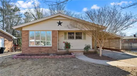 238 Bradley St, Burlington, NC 27215