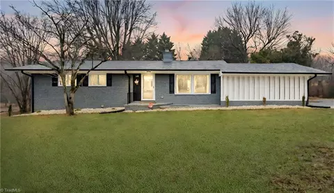 113 Lynchburg Rd, Pilot Mountain, NC 27041