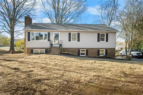 139 Cread Ct, Winston Salem, NC 27127